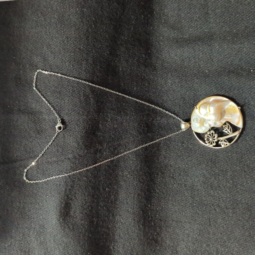 Sterling Silver Mother Of Pearl Blister Pearl Floral Pendant Statement Necklace - Picture 2 of 6